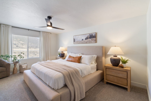 https://www.hyvehomes.com/blacksage